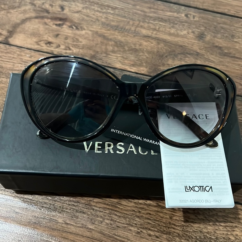 Versace sunglasses excellent condition